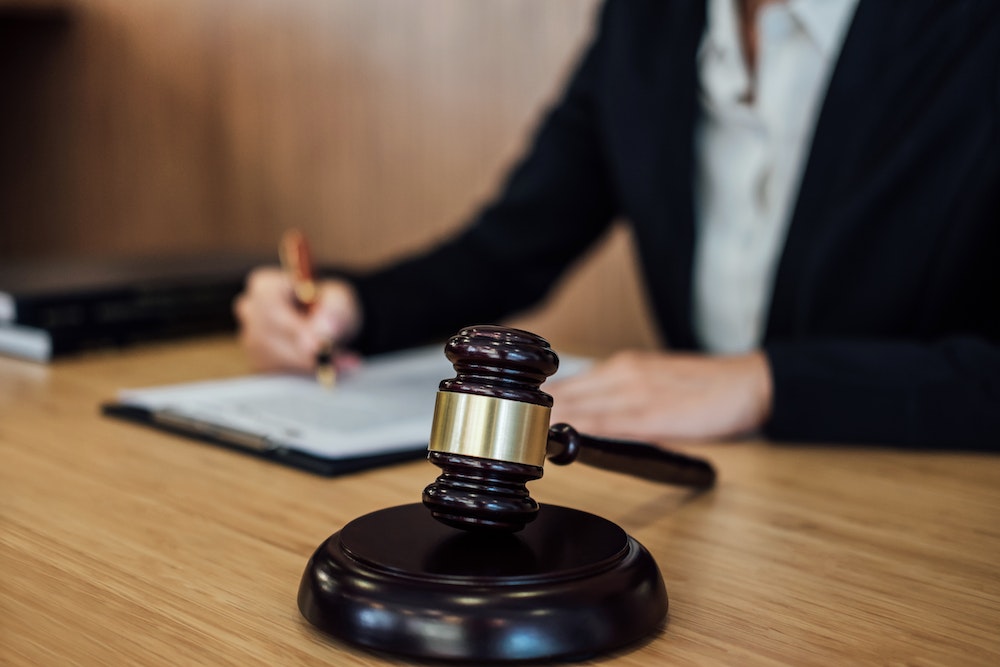 L'étiquette vestimentaire classique des avocats : une signification profonde