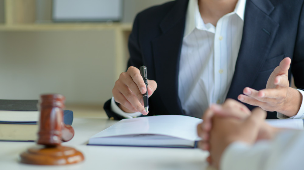 Les compétences et attributs essentiels pour devenir un avocat efficace