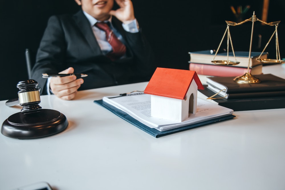 L'application des lois dans la pratique judiciaire : un équilibre entre rigueur et pragmatisme