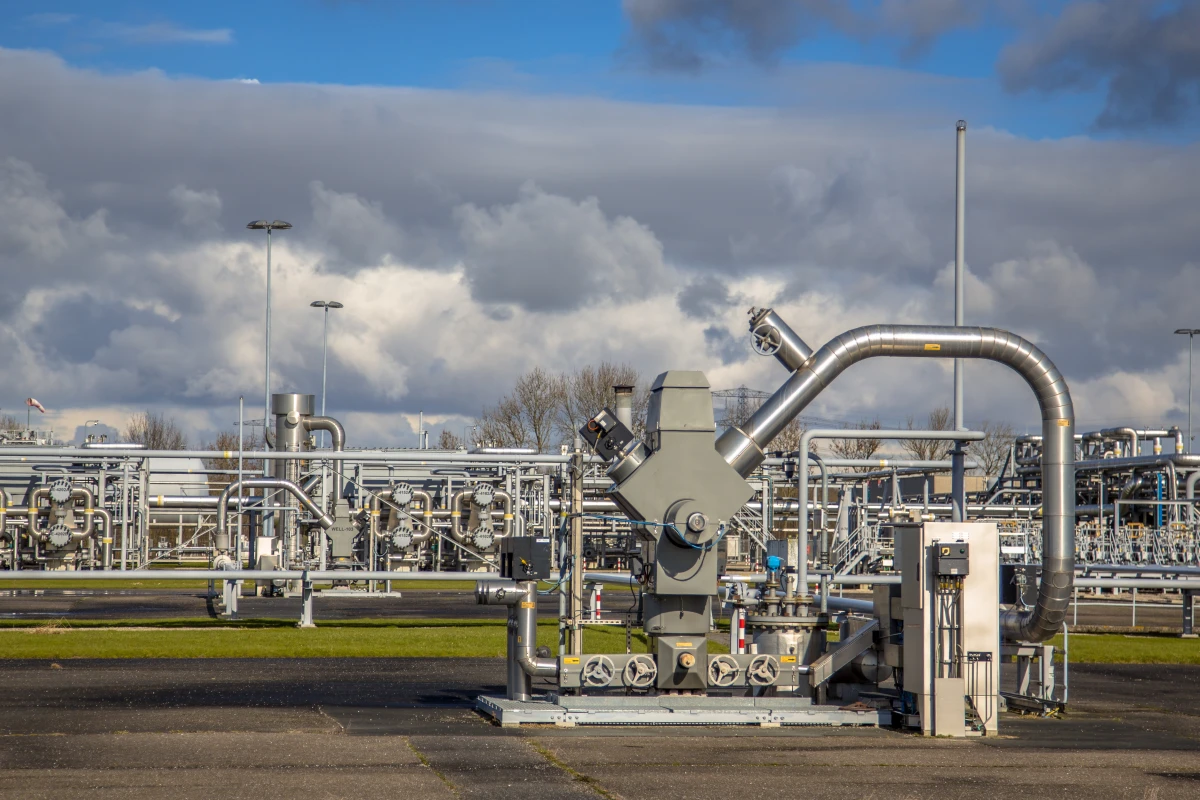 Sécurité et maintenance des tubes radiants à gaz : Enjeux juridiques et bonnes pratiques en zone de production